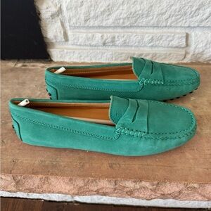 NWOT Tod’s Women’s Green Suede Loafers